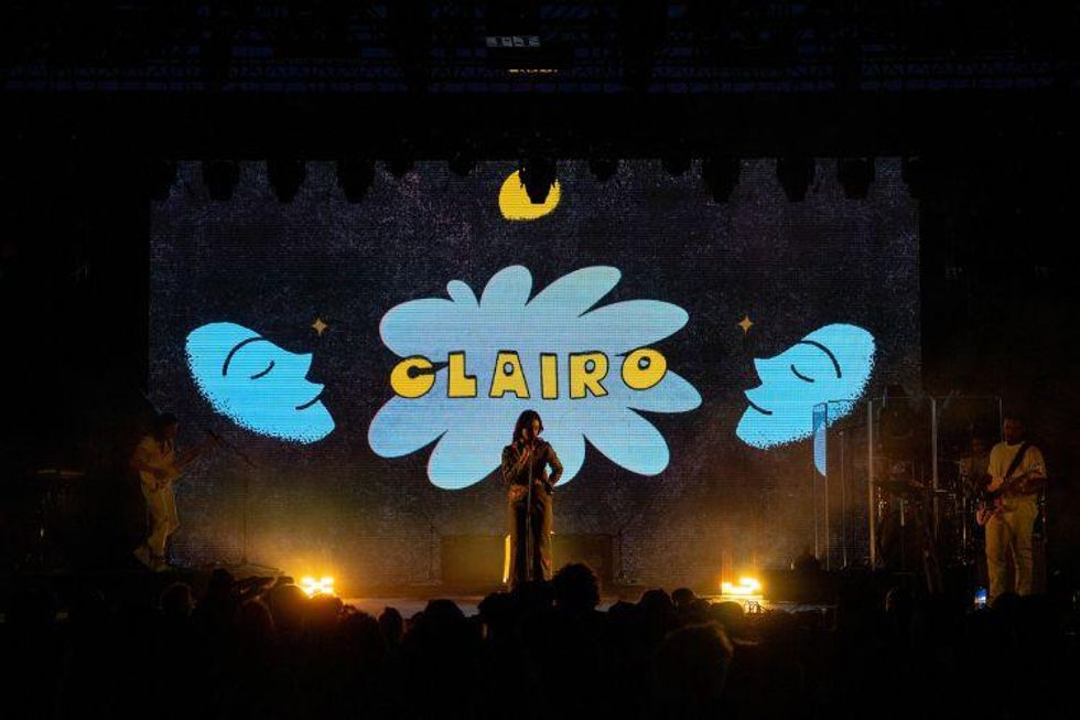 Clairo_coachella_2019_weekend_1_mojave_tent