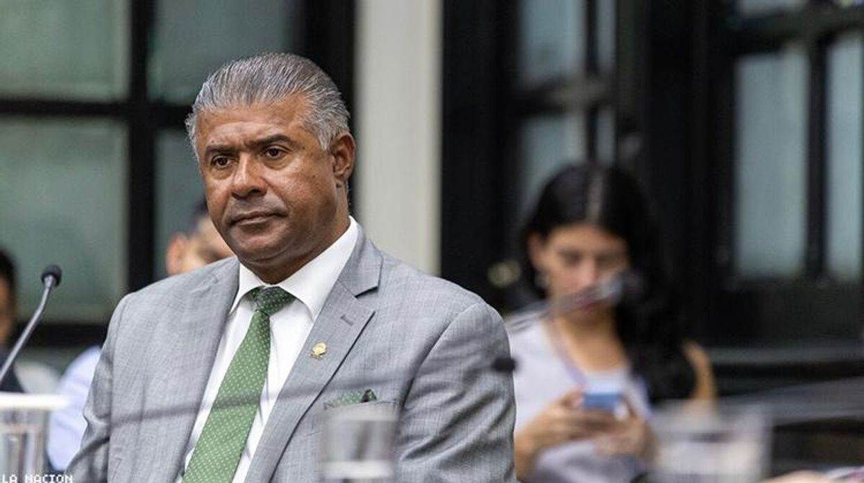 Costa Rican PLN Deputy David Gourzong is facing calls for his resignation after he tried to delay marriage equality and assaulted legislative aide Giancarlo Casasola.