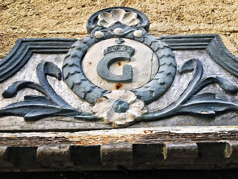 Crest_lordglenconnerhome