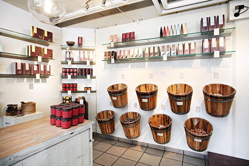 Dan Clay is Carrie Dragshaw