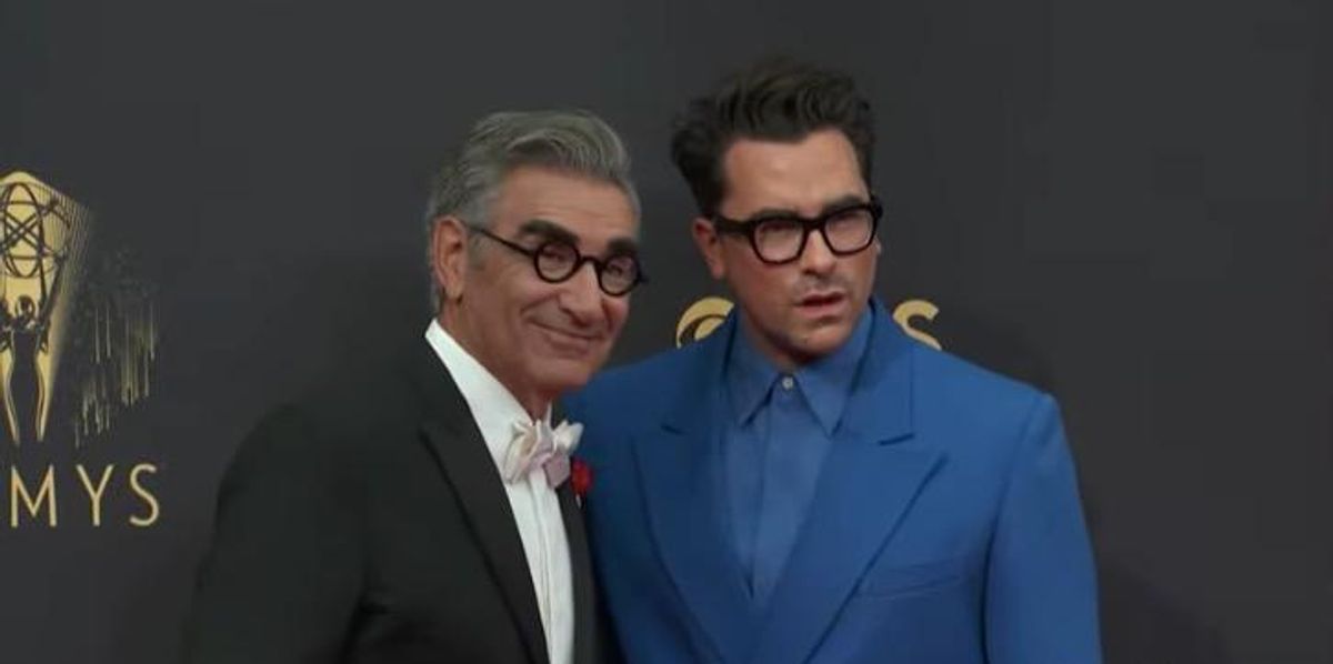 Dan Levy Stuns in All Blue at 2021 Emmys Red Carpet