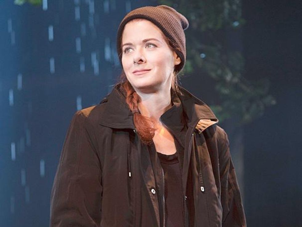 Debra-messing-outsidemullingar