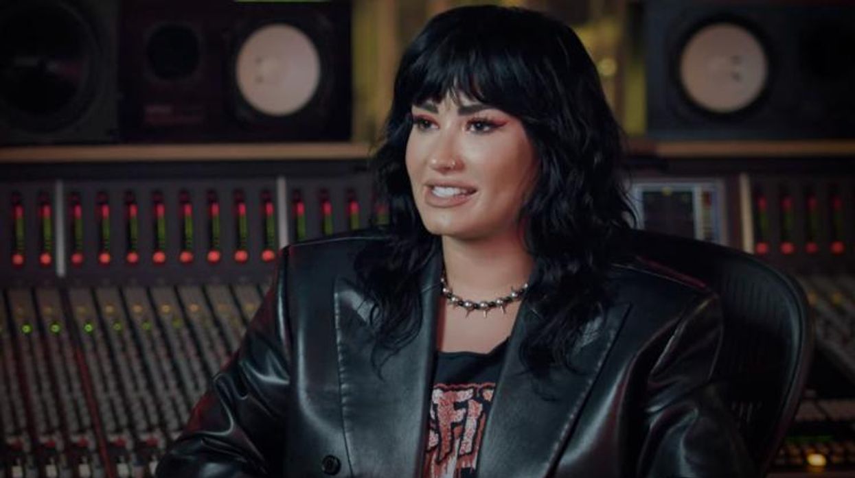 demi-lovato-updates-pronouns-again-she-her-nonbinary.jpg