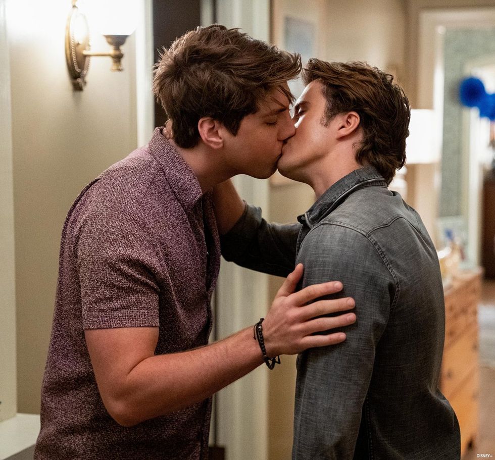 Derek \u2013 Love, Victor