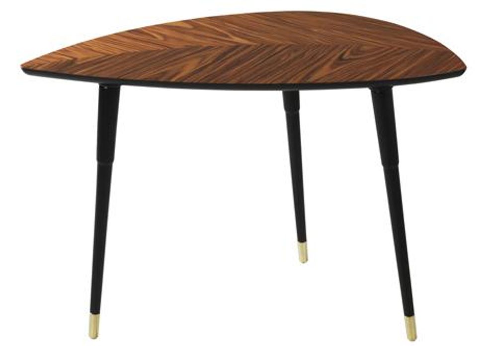 Dezeen_lovet_lovbacken_table_1