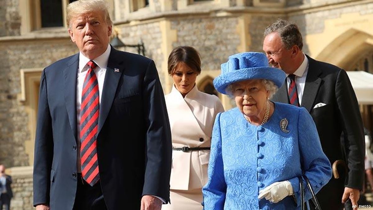 Did Queen Elizabeth Shade Trump with Brooches? 