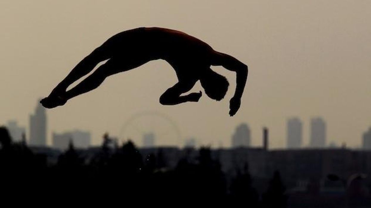 Diving-silhouettex633-cr