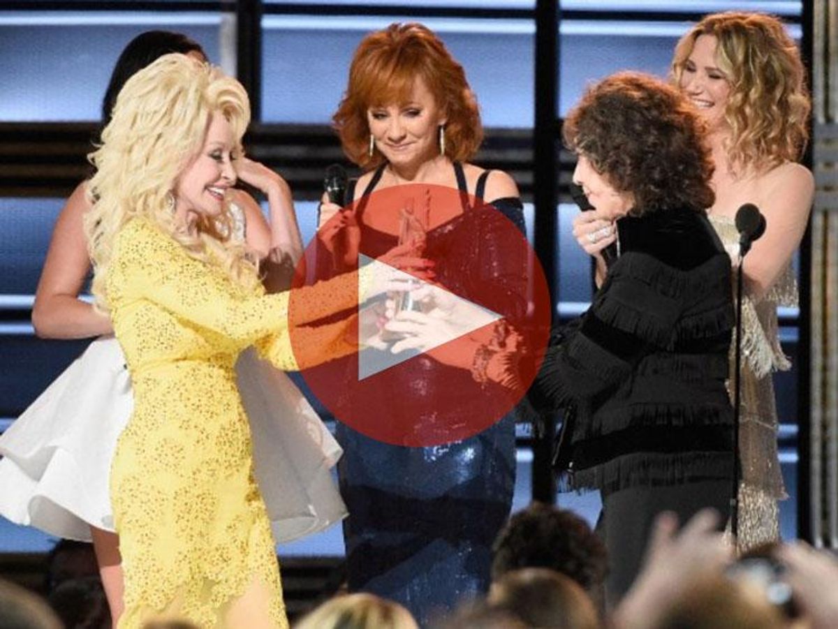 Dolly Parton CMA Award