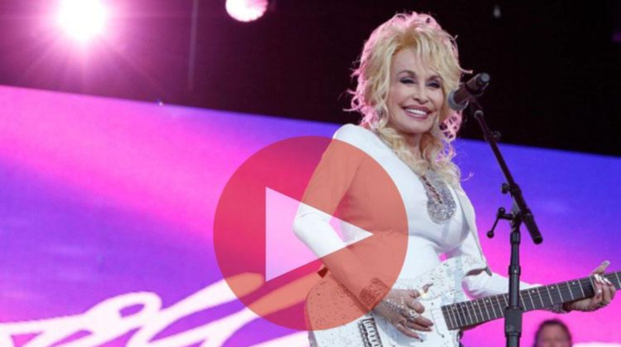 Dolly Parton CMAs