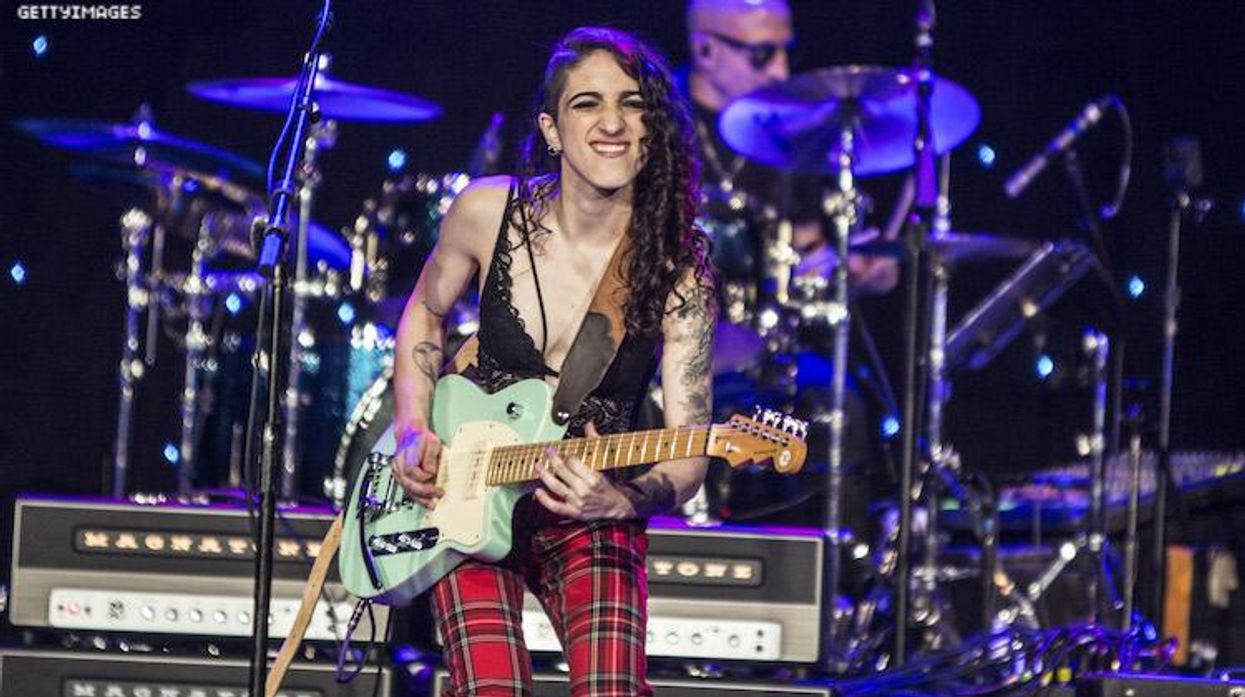 Emily Estefan performng