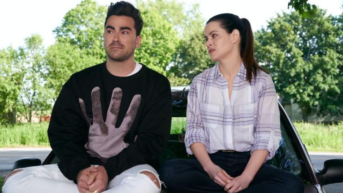 emily-hampshire-reveals-which-schitts-creek-scene-helped-her-come-out-dan-levy.jpg