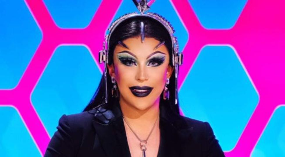 Envy Peru as a guest judge on Drag Race Holland season 2