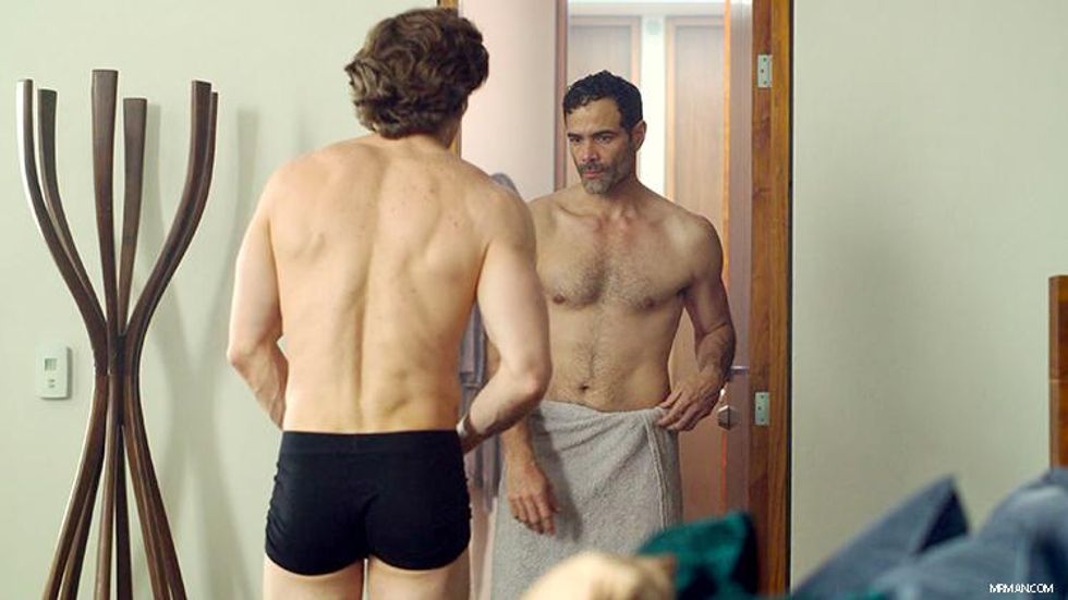 Eugenio Siller drops his towel and wins a MrMan.com Manatomy Award!