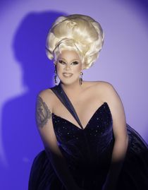 Nina West