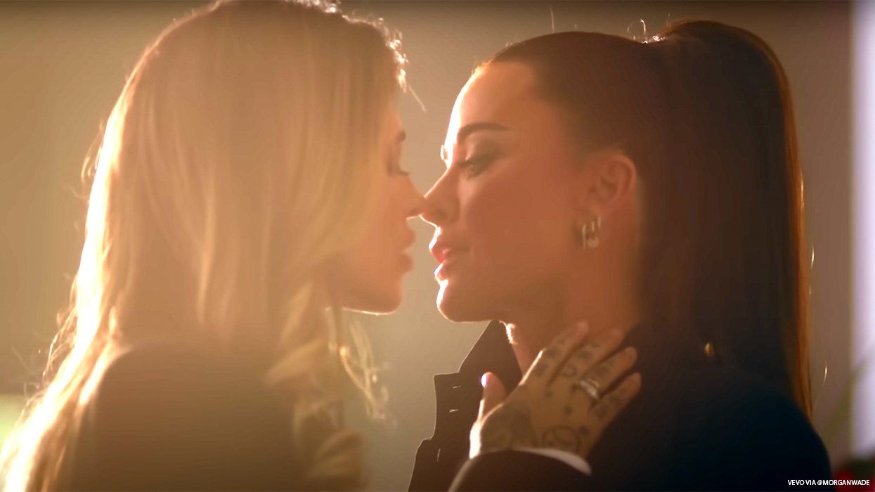 fall in love with me