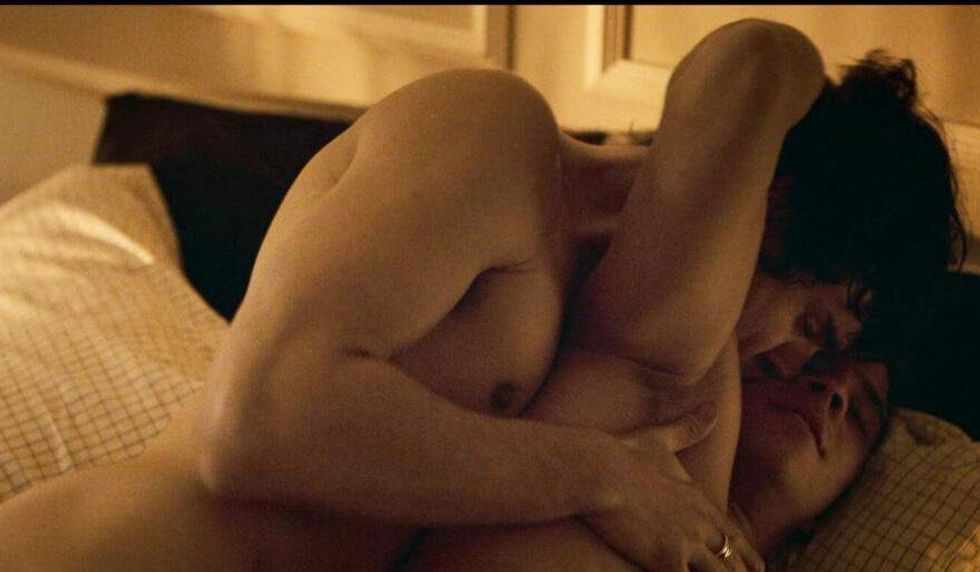 Fernando Lindez and Omar Ayuso in bed together