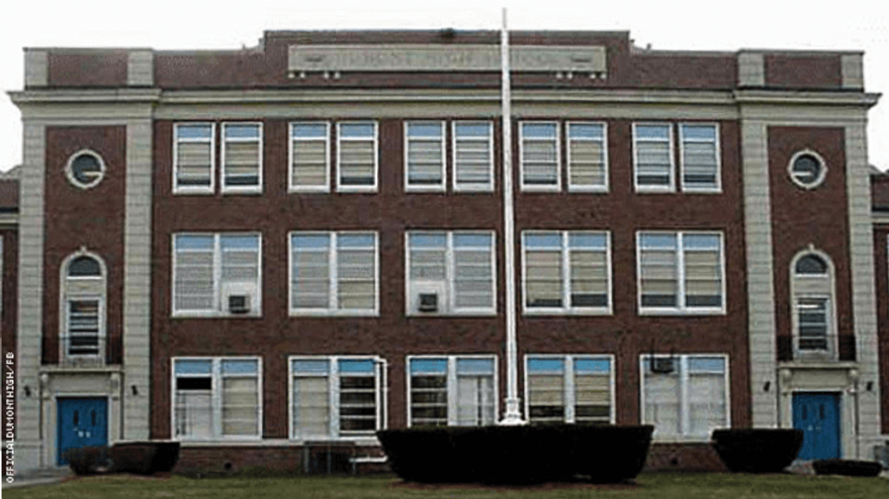 Four teachers suspended (with pay) for homophobic zoom chat screen capped by appalled student.