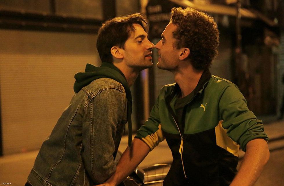 Fran\u00e7ois Nambot and Geoffrey Cou\u00ebt in Paris 05:59: Th\u00e9o & Hugo