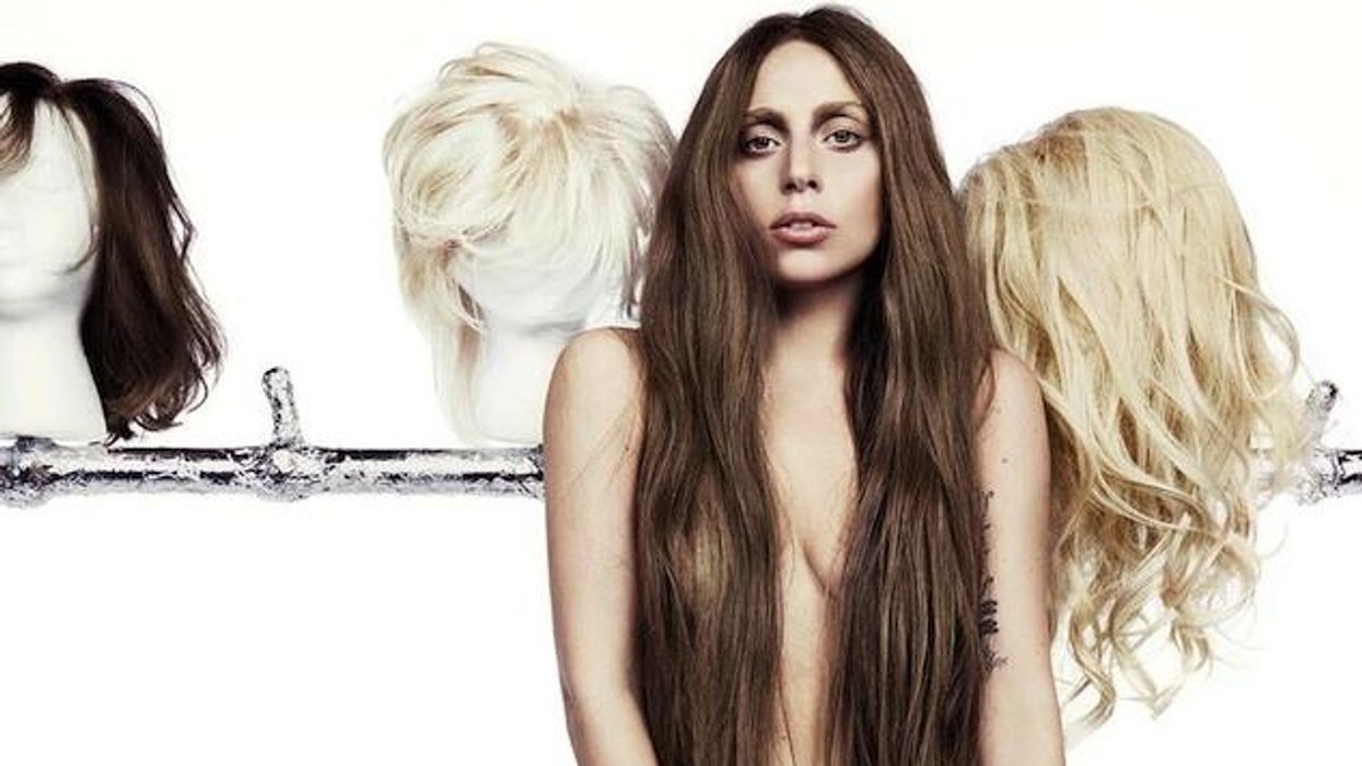 Gaga-naked-applause-cr