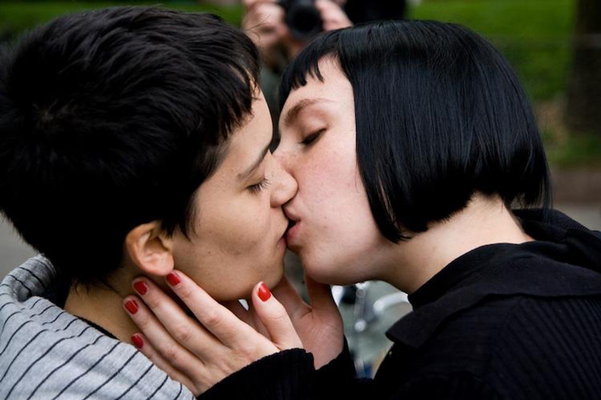 Gay kiss-in