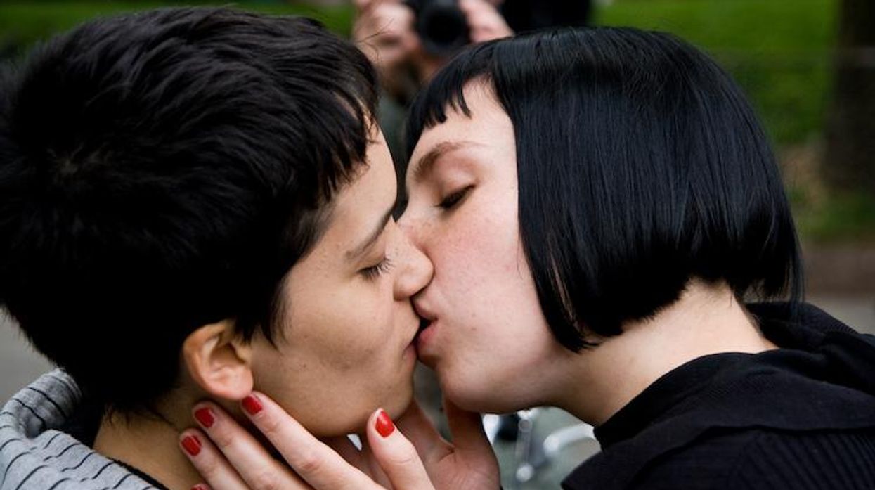 Gay kiss-in