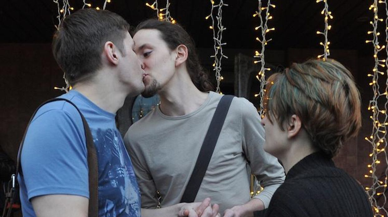 gay kiss