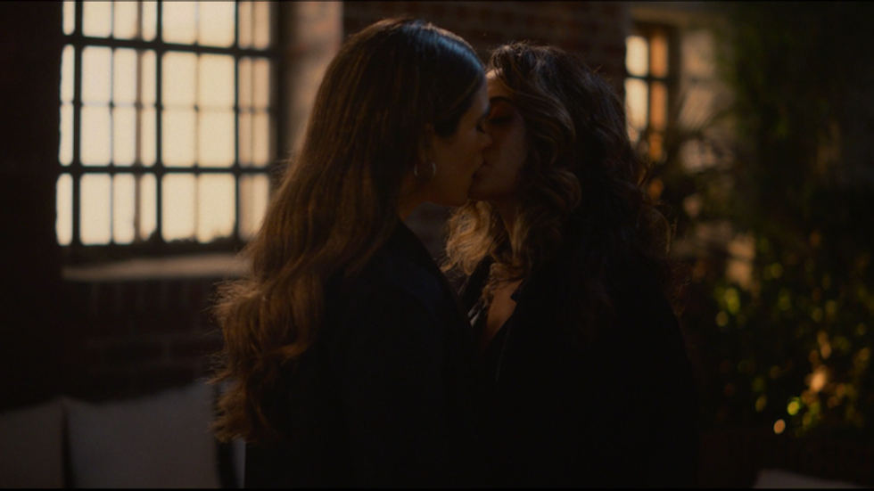 Gigi and Dani in the Rain