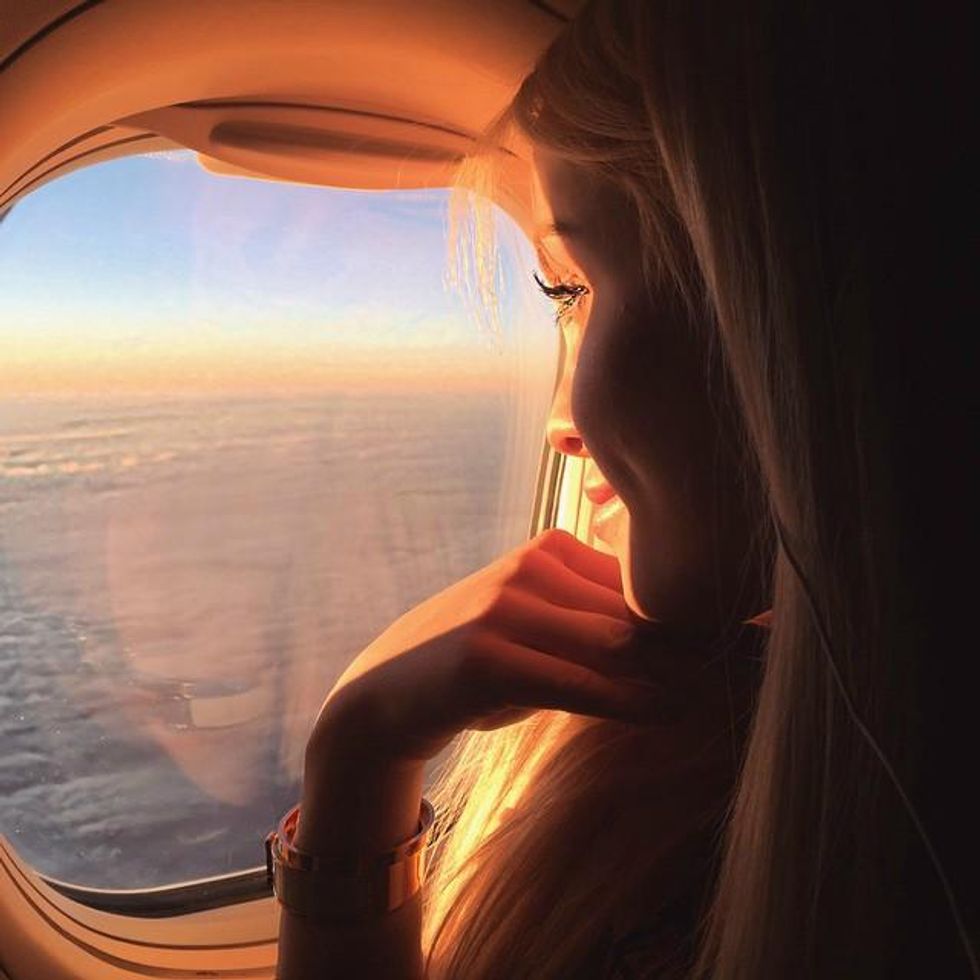 Gigi-gorgeous-plane