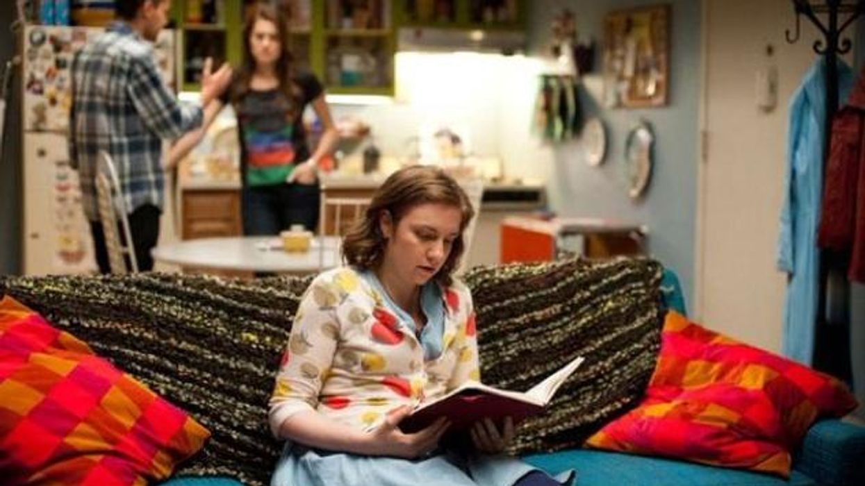 Girls-hannah-apartment-hbo-rotator