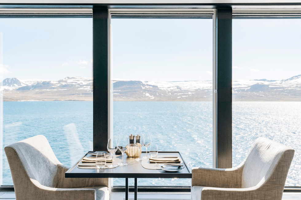 Glacier views from Lindstr\u00f8m