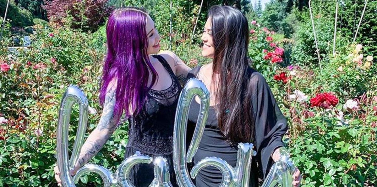 The Lesbian Goth Brides Who Went Viral Are Now Pregnant