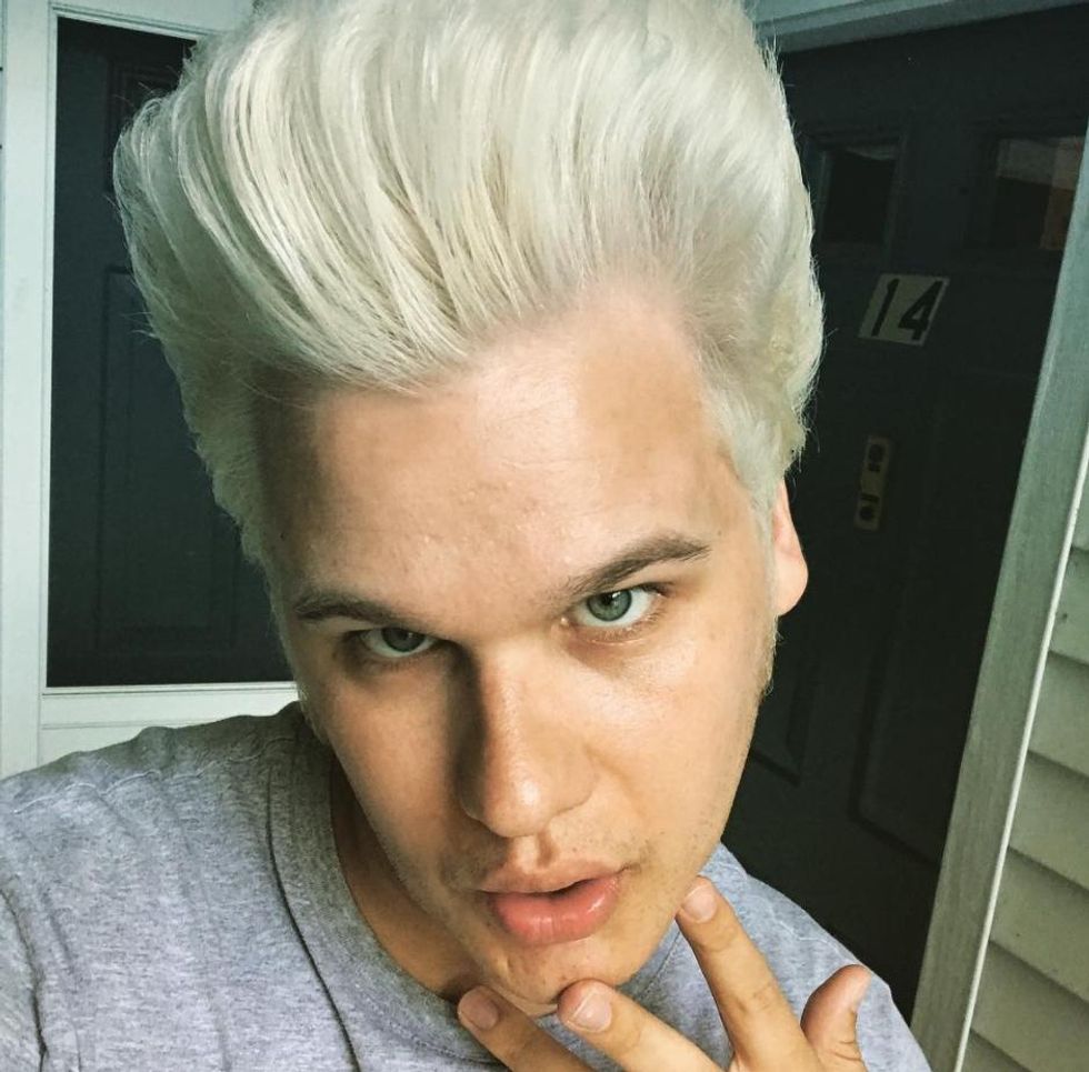 Greg Mania (@gregmania)