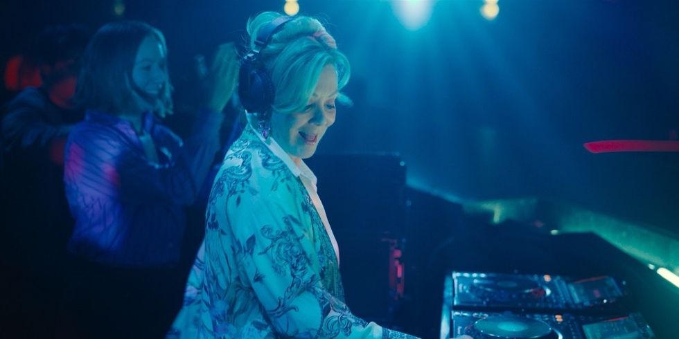 Hannah Einbinder and Jean Smart on Hacks season 4