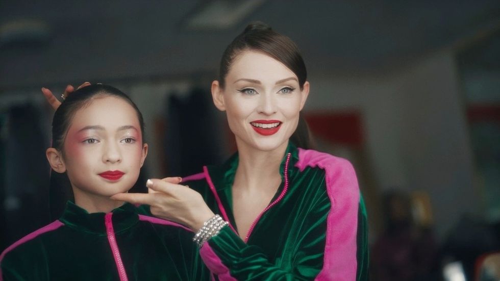 Harriet Rogers and Sophie Ellis-Bextor in the Freedom of the Night music video