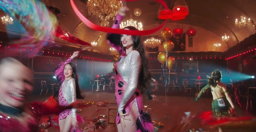 Harriet Rogers and Sophie Ellis-Bextor in the Freedom of the Night music video