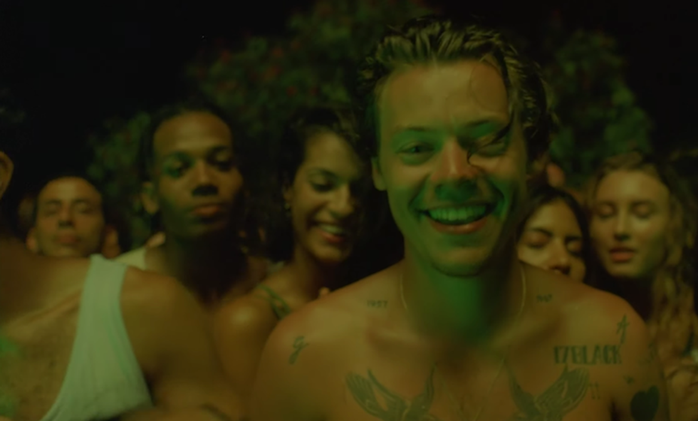 harry-styles-lights-up-music-video.png