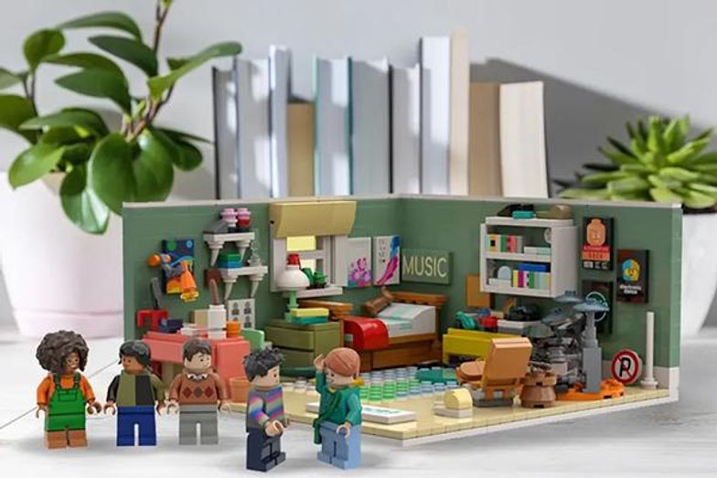 LEGO IDEAS - Nostalgic College Library
