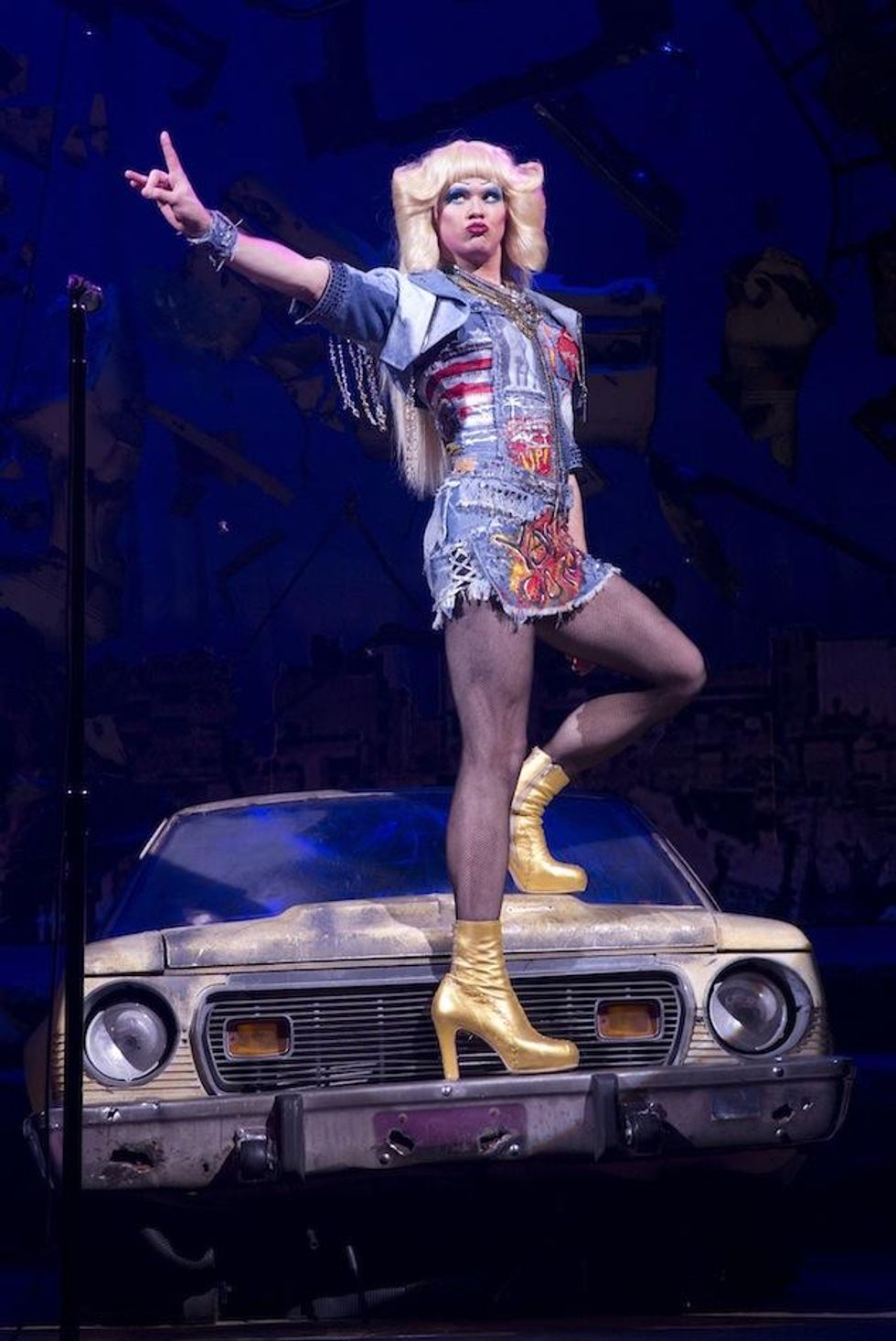 Hedwig-rannells-car