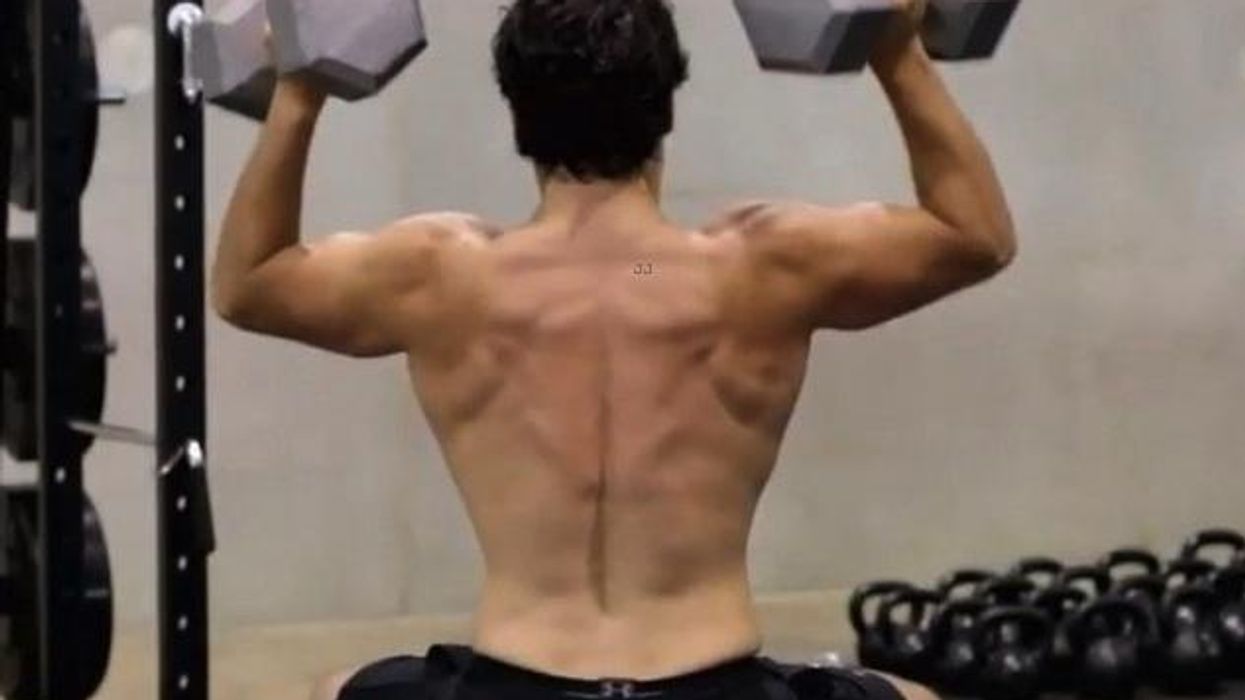 Henry-cavill-shirtless-man-of-steel-workout-cr