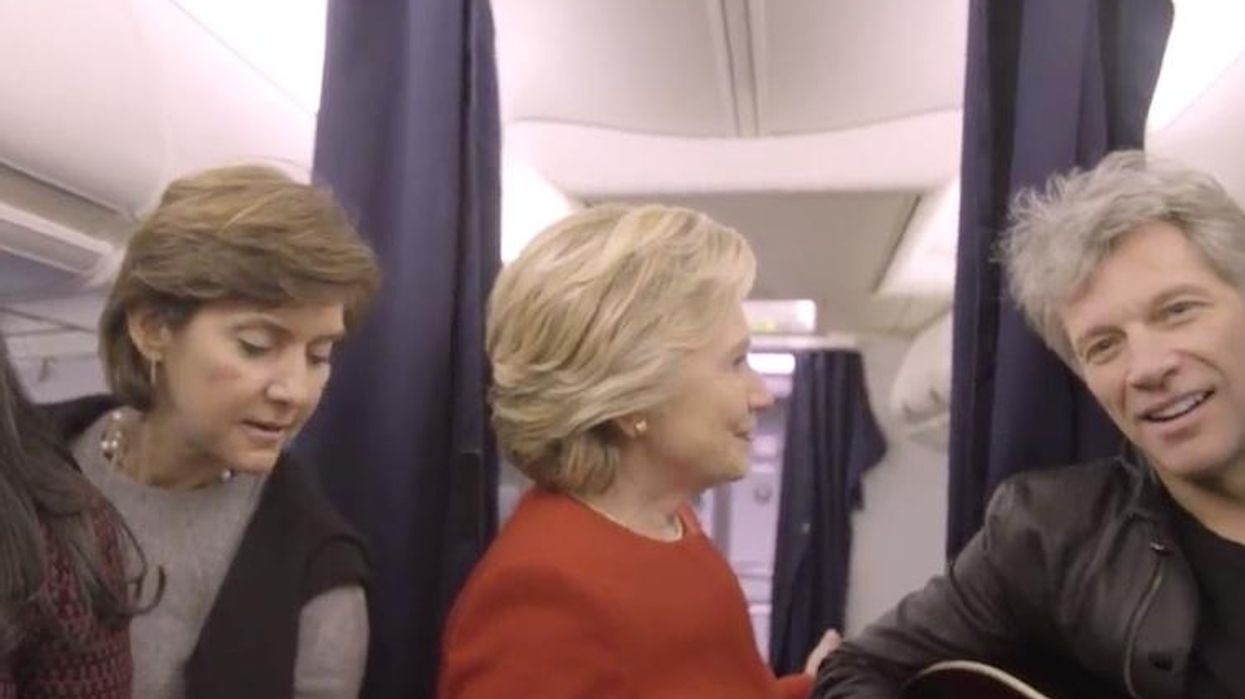 hillary_mannequin_challenge