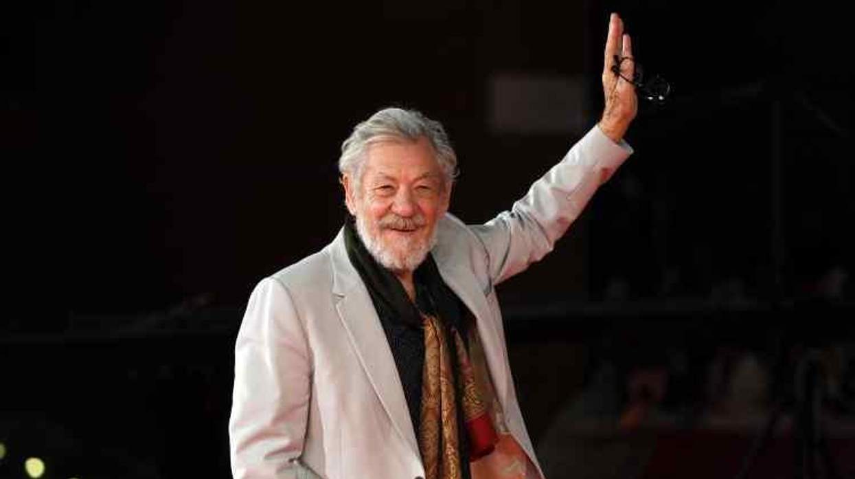 Ian McKellen Turns 'King Lear' Into Impromptu Q&A Following Injury