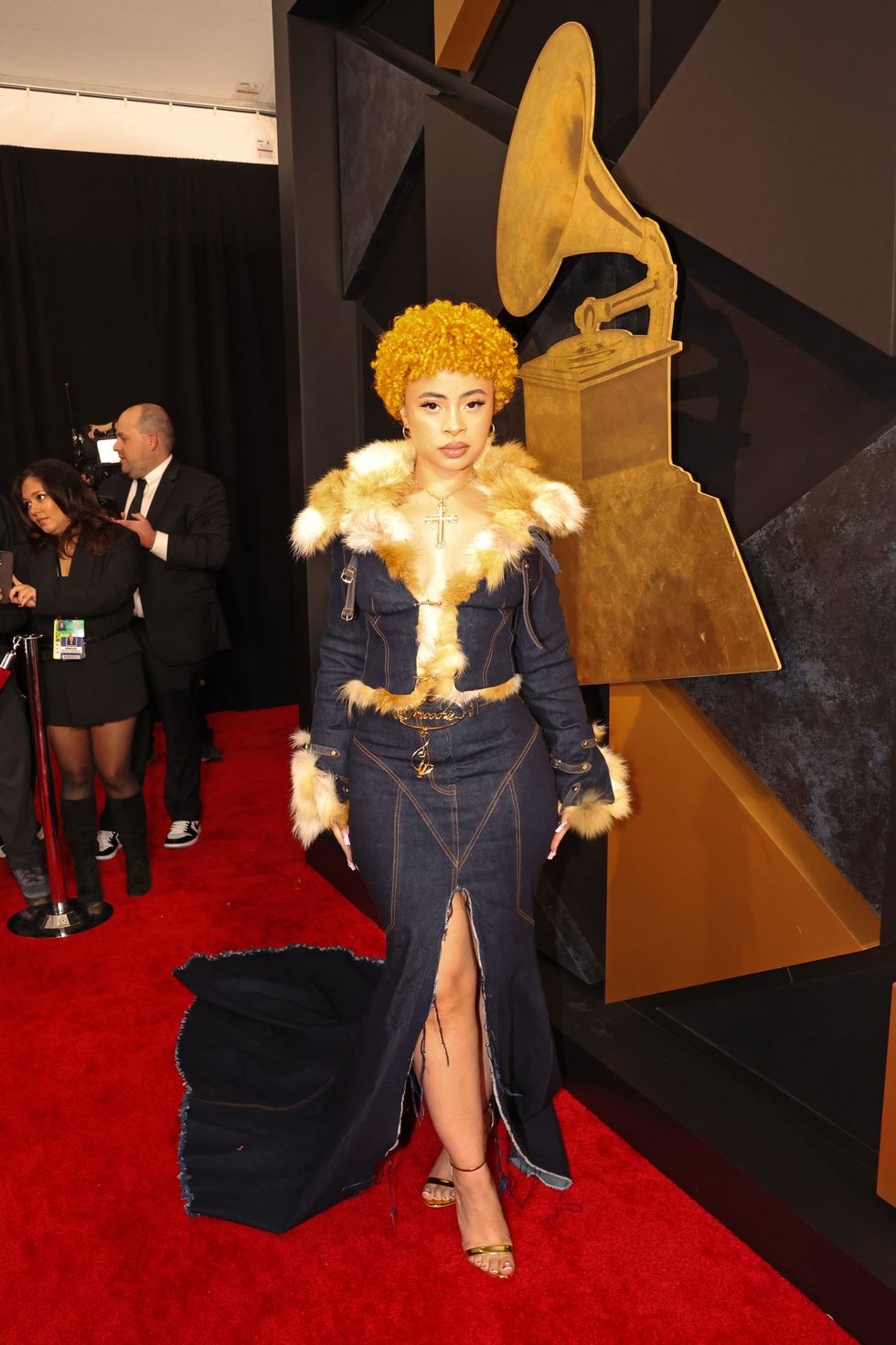 ice spice grammys red carpet