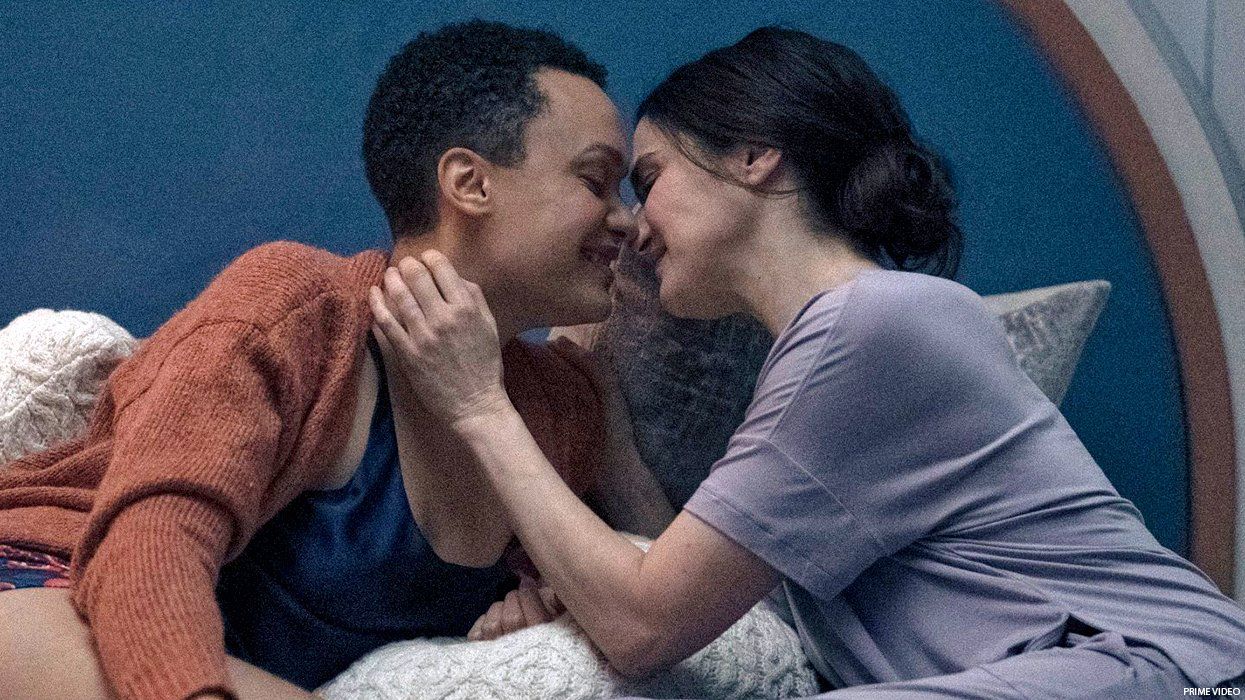 <p>Rachel Weisz Starring in New Unhinged Lesbian Thriller<em> Dead Ringers</em></p>