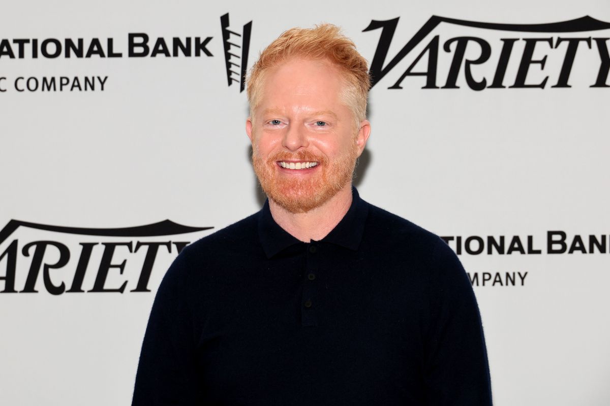 
Jesse Tyler Ferguson Dishes on Modern Family's Legacy & His New Podcast
