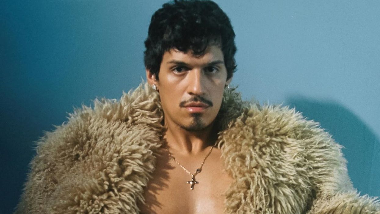 <p>Omar Apollo is selling special-edition condoms & he can have all our money</p>