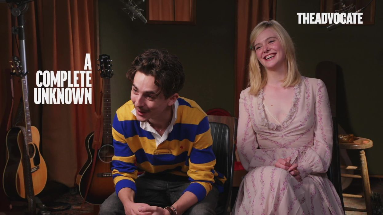 <p>Timothée Chalamet & Elle Fanning recreate 'holding space' meme in adorable new interview</p>