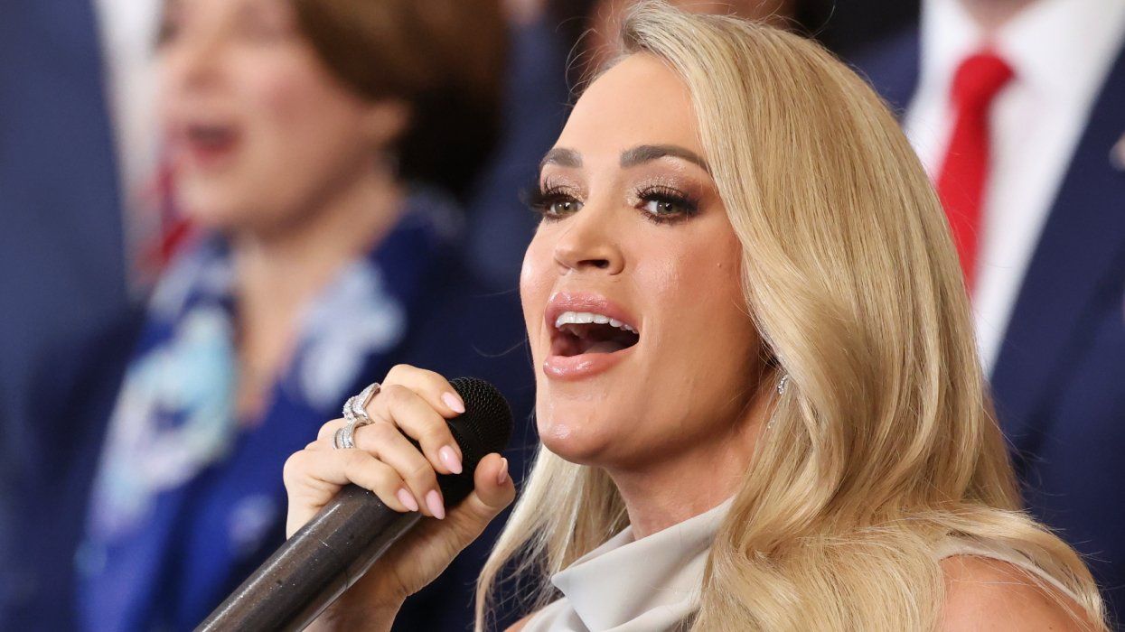 Carrie Underwood has inaugural 'Mean Girls' moment: 'Help me out here'