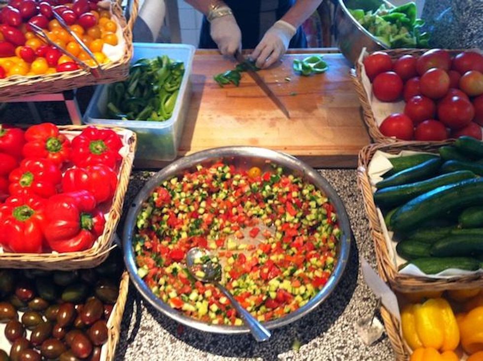 Israel-breakfast-cucumbers-tomatoes-cut