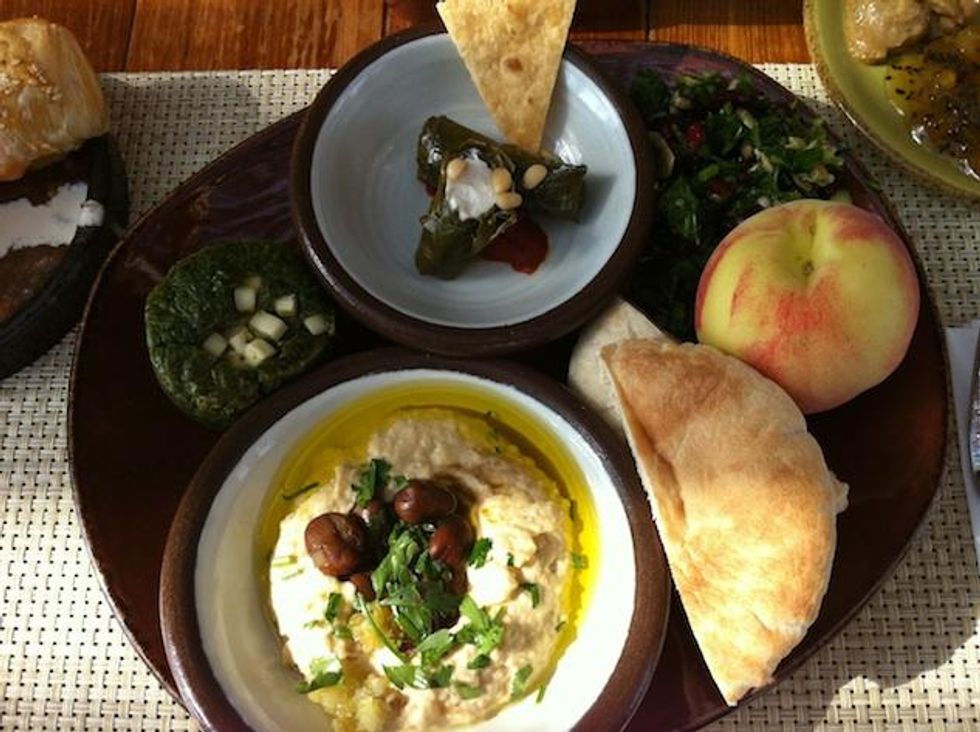 Israel-breakfast-hummus-pita-spinach-pie