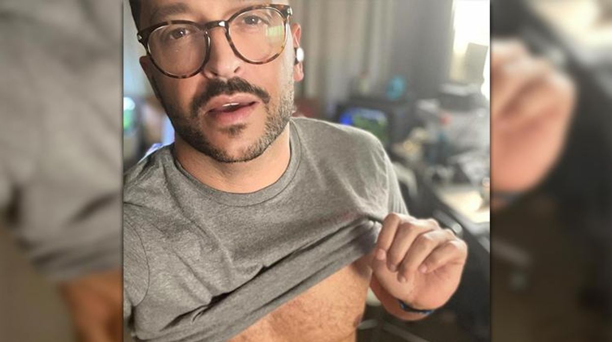 jai-rodriguez-spray-tan-thirst-trap-shirtless-abs-selfie.jpg
